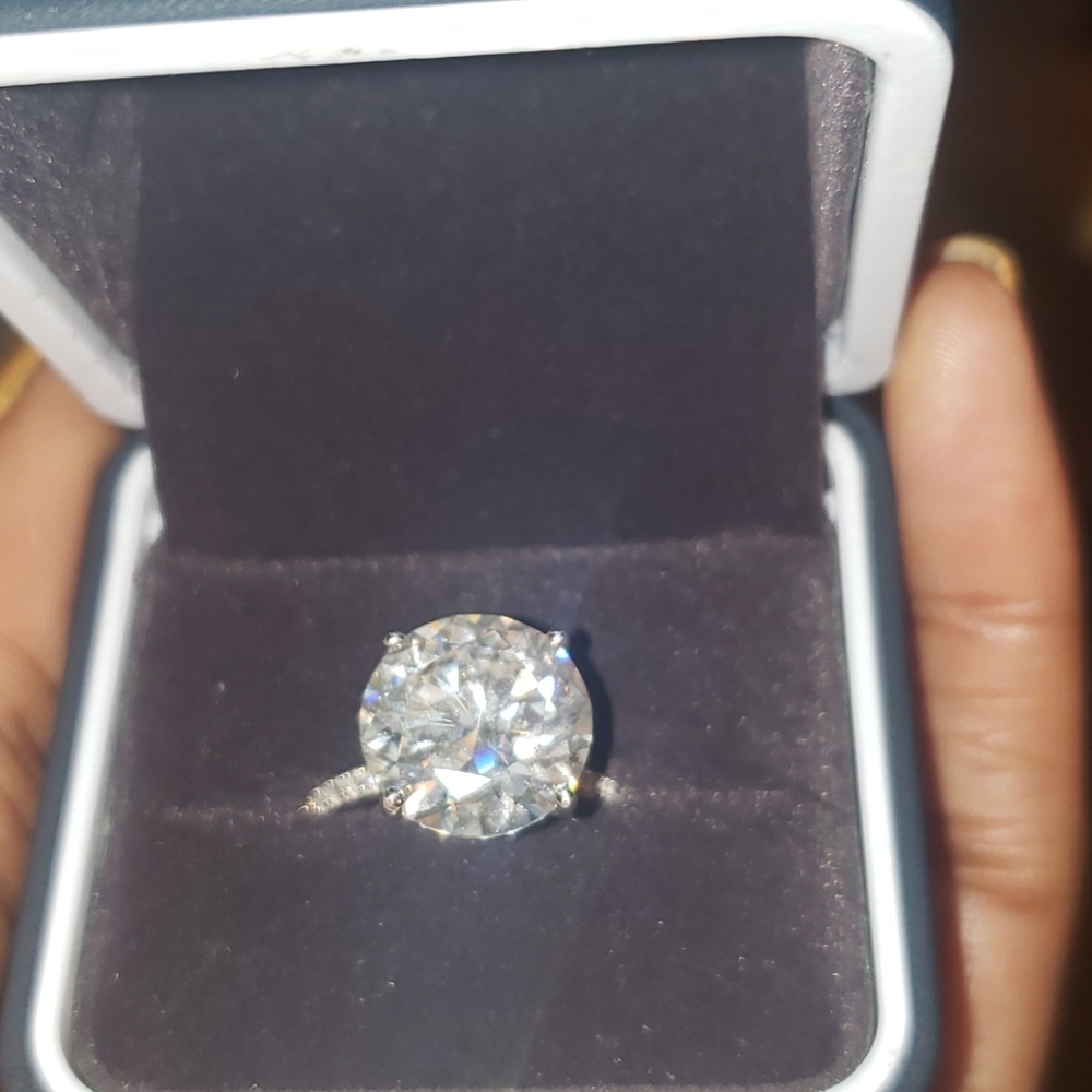 8.0 carat VVS Moissanite ring